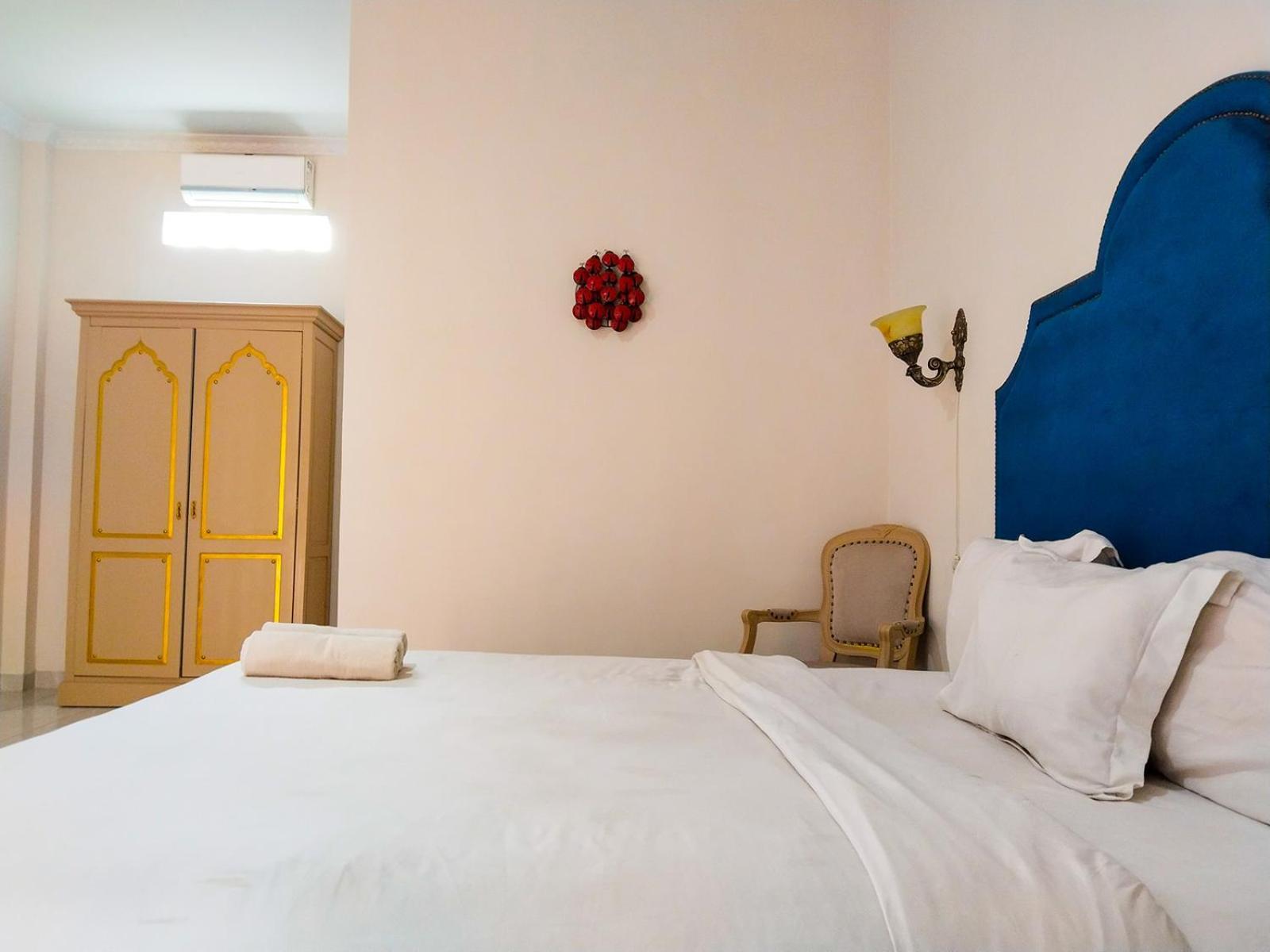 Grand Shaqilla Syariah Hotell Deli Tua Exteriör bild