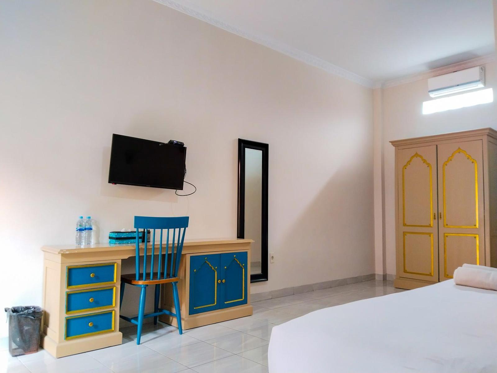 Grand Shaqilla Syariah Hotell Deli Tua Exteriör bild