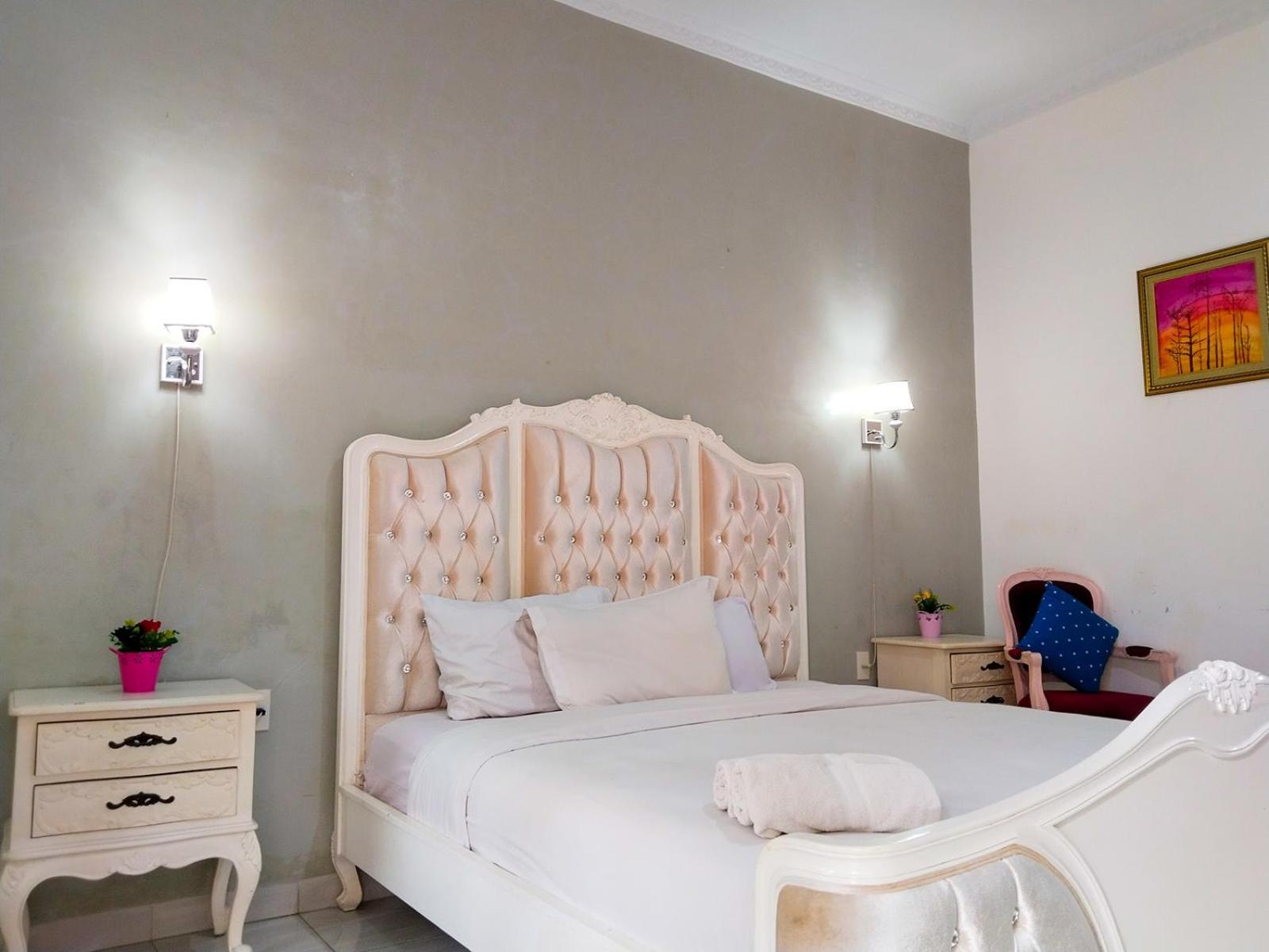Grand Shaqilla Syariah Hotell Deli Tua Exteriör bild