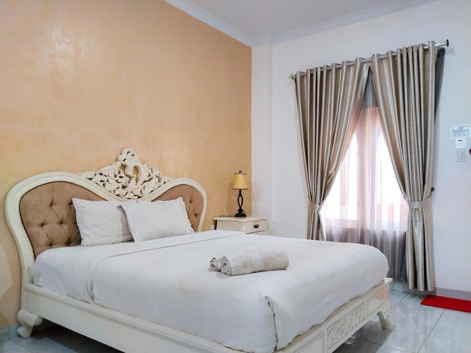 Grand Shaqilla Syariah Hotell Deli Tua Exteriör bild