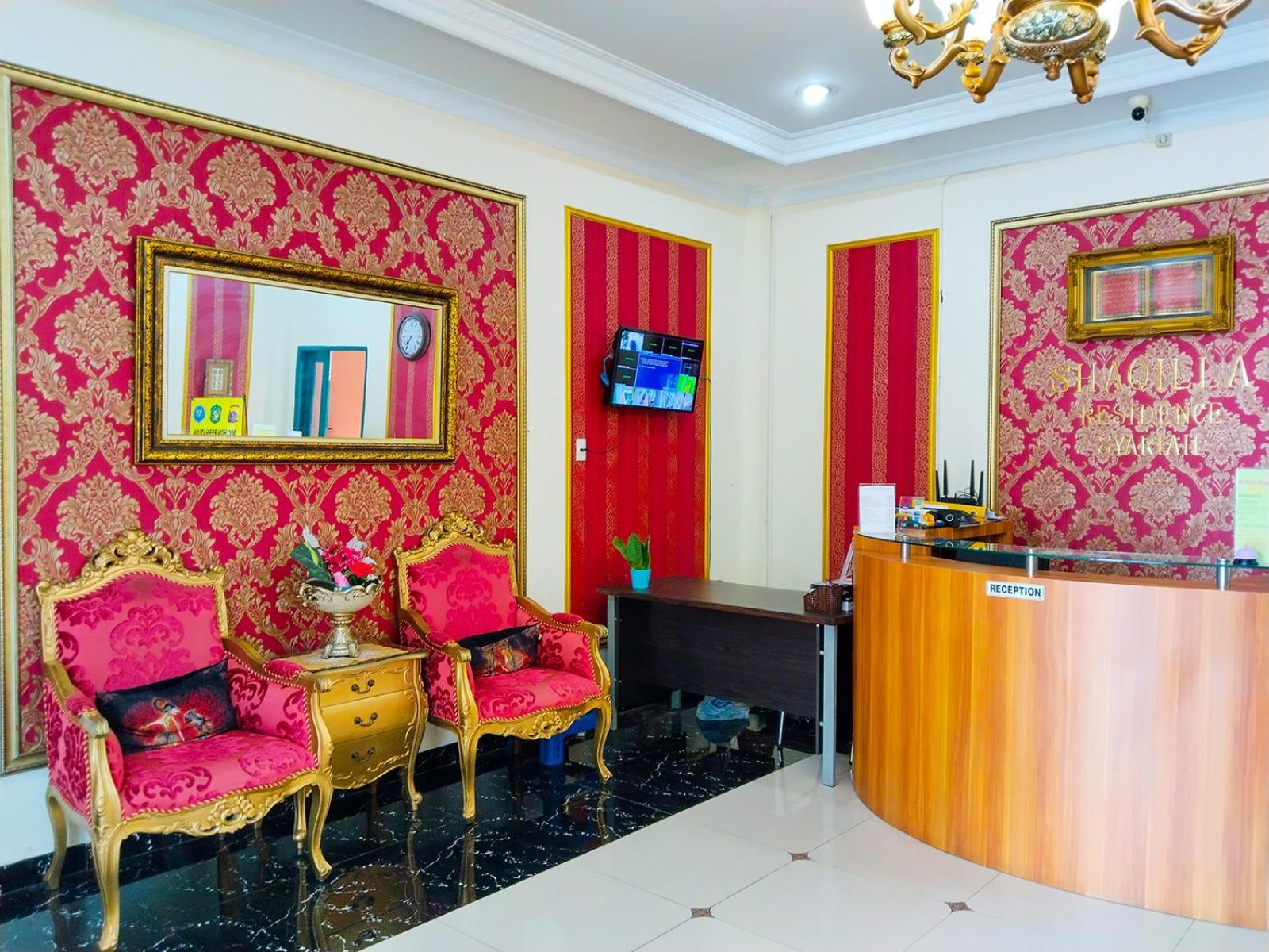 Grand Shaqilla Syariah Hotell Deli Tua Exteriör bild
