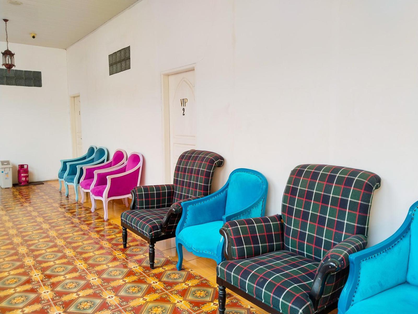 Grand Shaqilla Syariah Hotell Deli Tua Exteriör bild