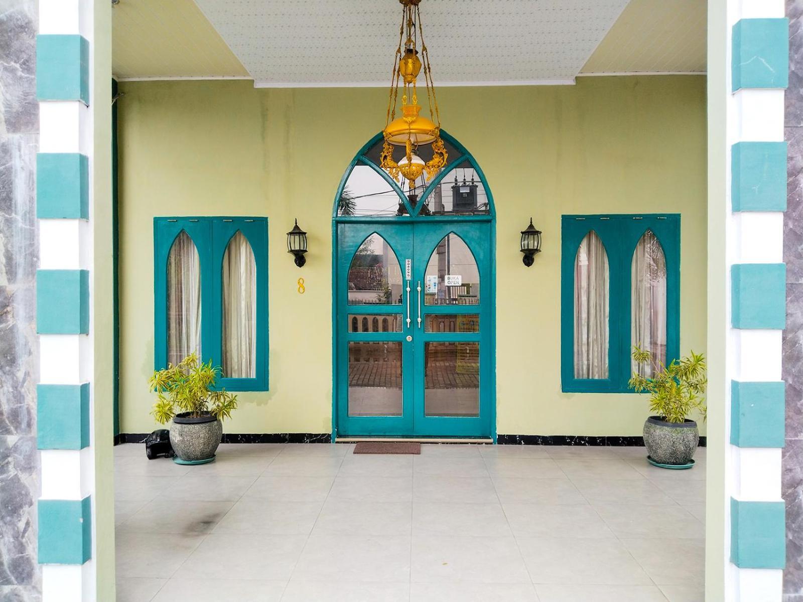 Grand Shaqilla Syariah Hotell Deli Tua Exteriör bild